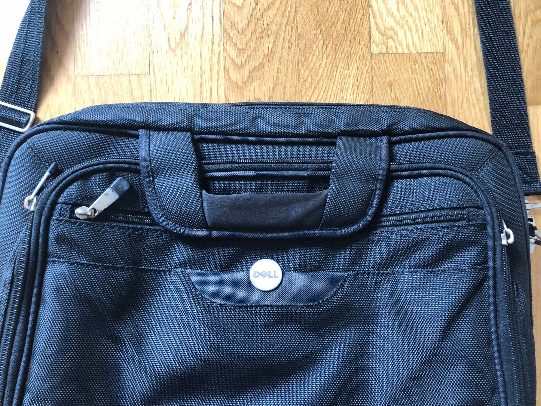 Dell Borse: Laptop Tasche – Usato da Zürich venduto da vadimi 1