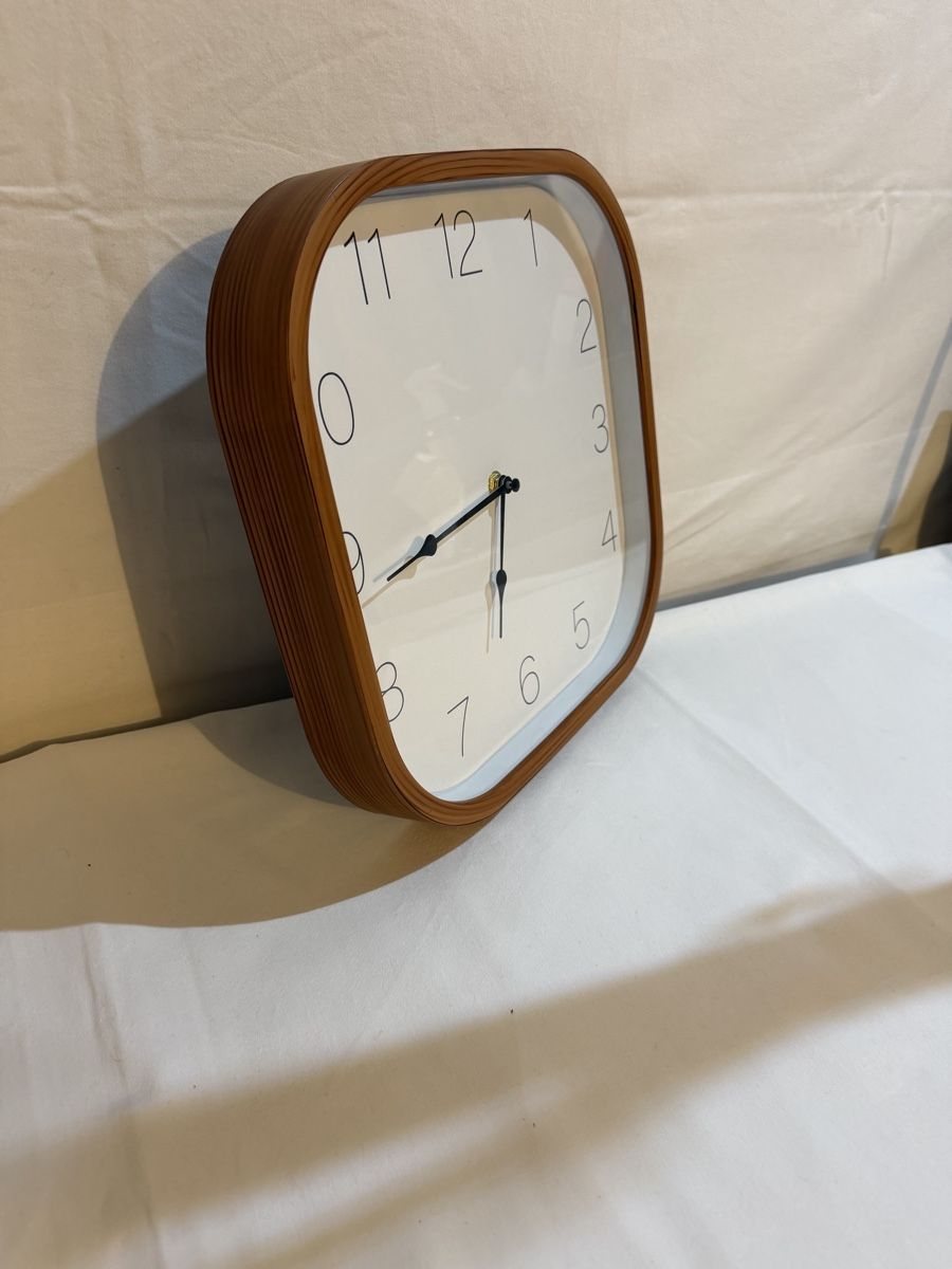 Orologi: Wanduhr  – Usato da Oberwil BL venduto da Hariva 1