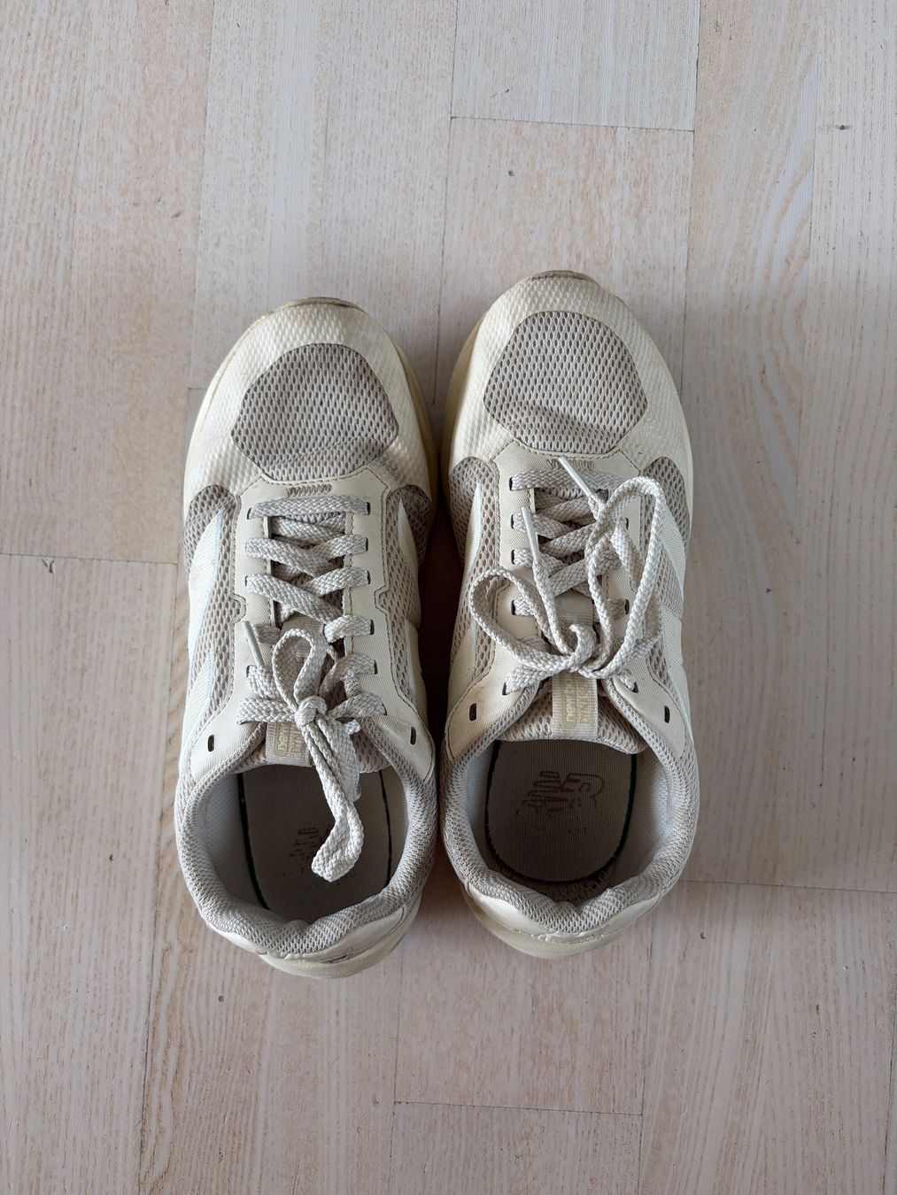 New Balance Scarpe da uomo: Chaussures de marche/course New Balance – Usato da Mont-sur-Lausanne venduto da kai_fy28 2