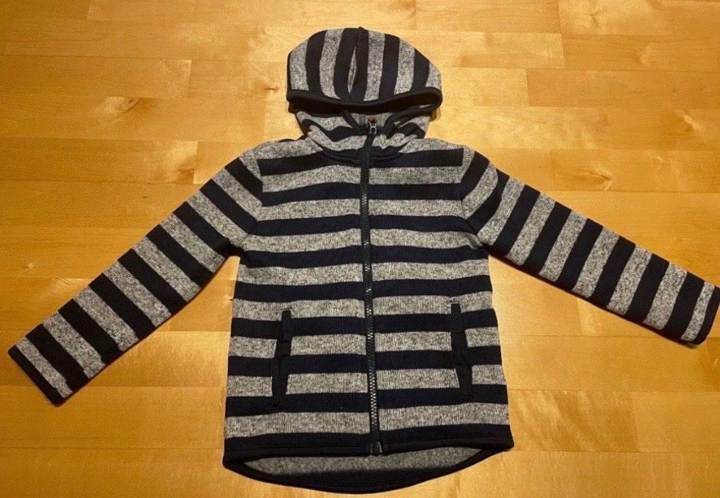 H&M Jacken: Pullover, Fleecjacke Gr 98 – Gebraucht aus Hüntwangen von fra_7nd2