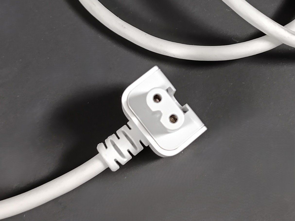 Kabel: VOLEX Câble d’extension pour secteur Apple MacBook – Gebraucht aus Thielle von Plusvalue_Neuchatel 1