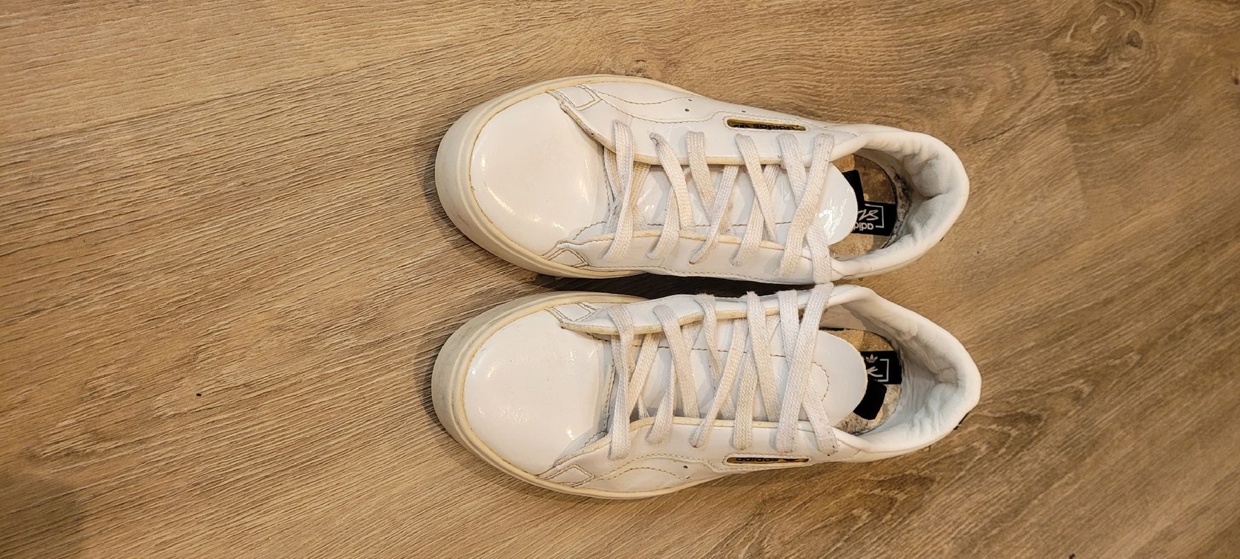 Scarpe da donna: Adidas weiss mit gold – Usato da Meinisberg venduto da mirreb 1