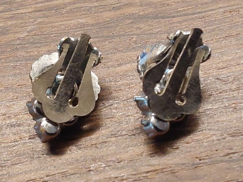 Orecchini pendenti & Orecchini a lobo: Ohrclips Modeschmuck – Usato da Köniz venduto da scopello12 1