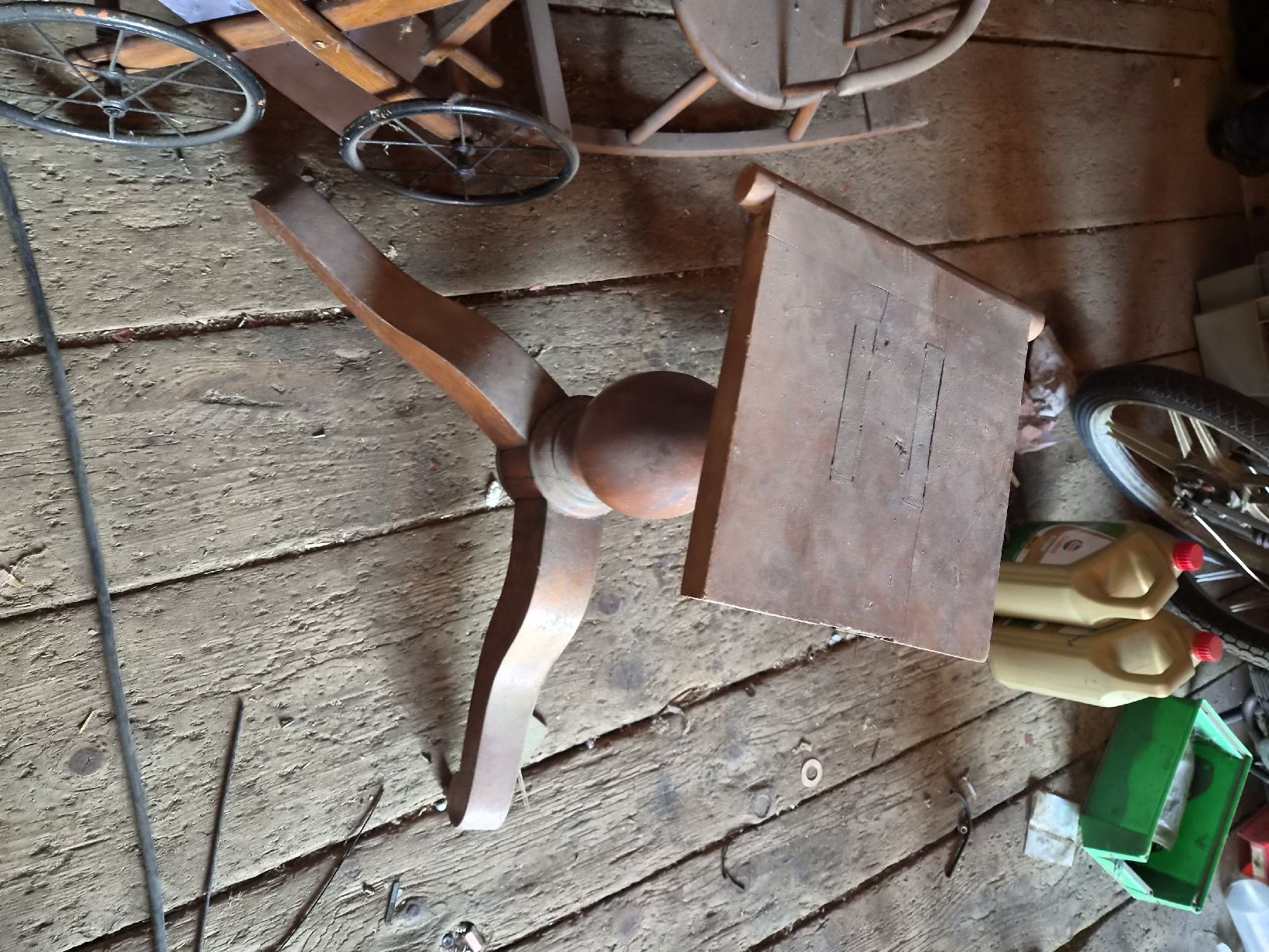 Tables: lot de 4 dessus de table ancienne et de 2 pieds de table  – Défectueux à Farvagny-le-Grand par CollectibleWatches 3