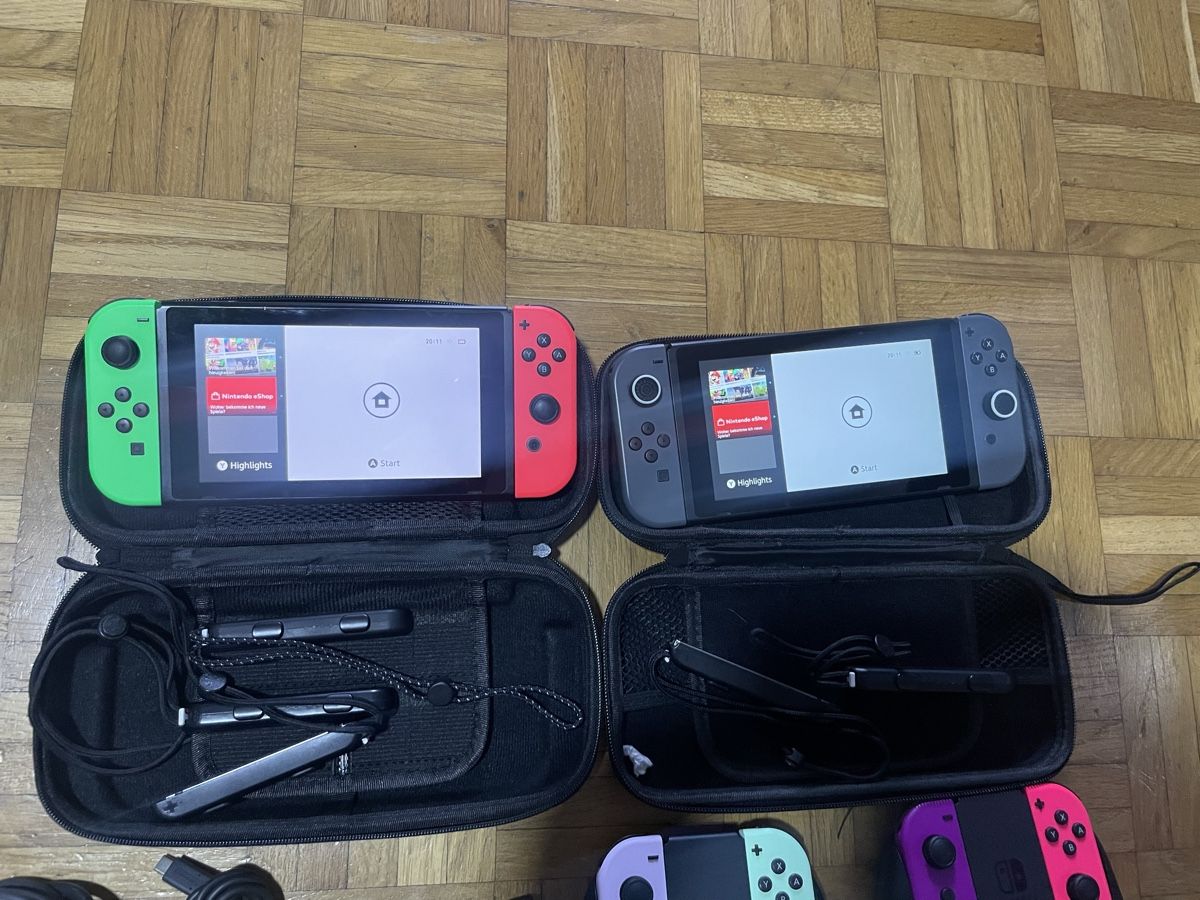 Nintendo Console: 2x Nintendo Switch Mit Viel Zubehör  – Usato da Zürich venduto da semi16 1