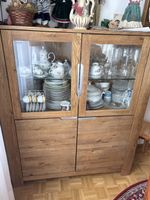 Kleine und günstige Vitrine ohne Inhalt