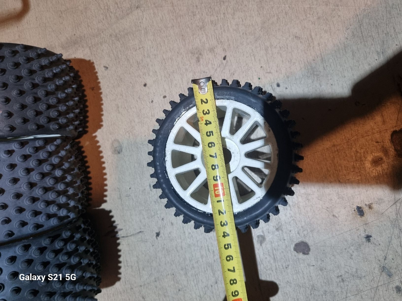 Modellismo RC: Reifen für 1:8 Modelle – Usato da Sisikon venduto da SanAndreas 8