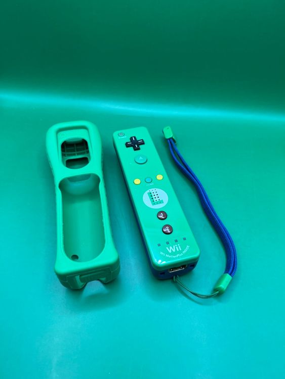 Wii MotionPlus Inside Controller Luigi Edition + Hülle Kaufen auf Ricardo