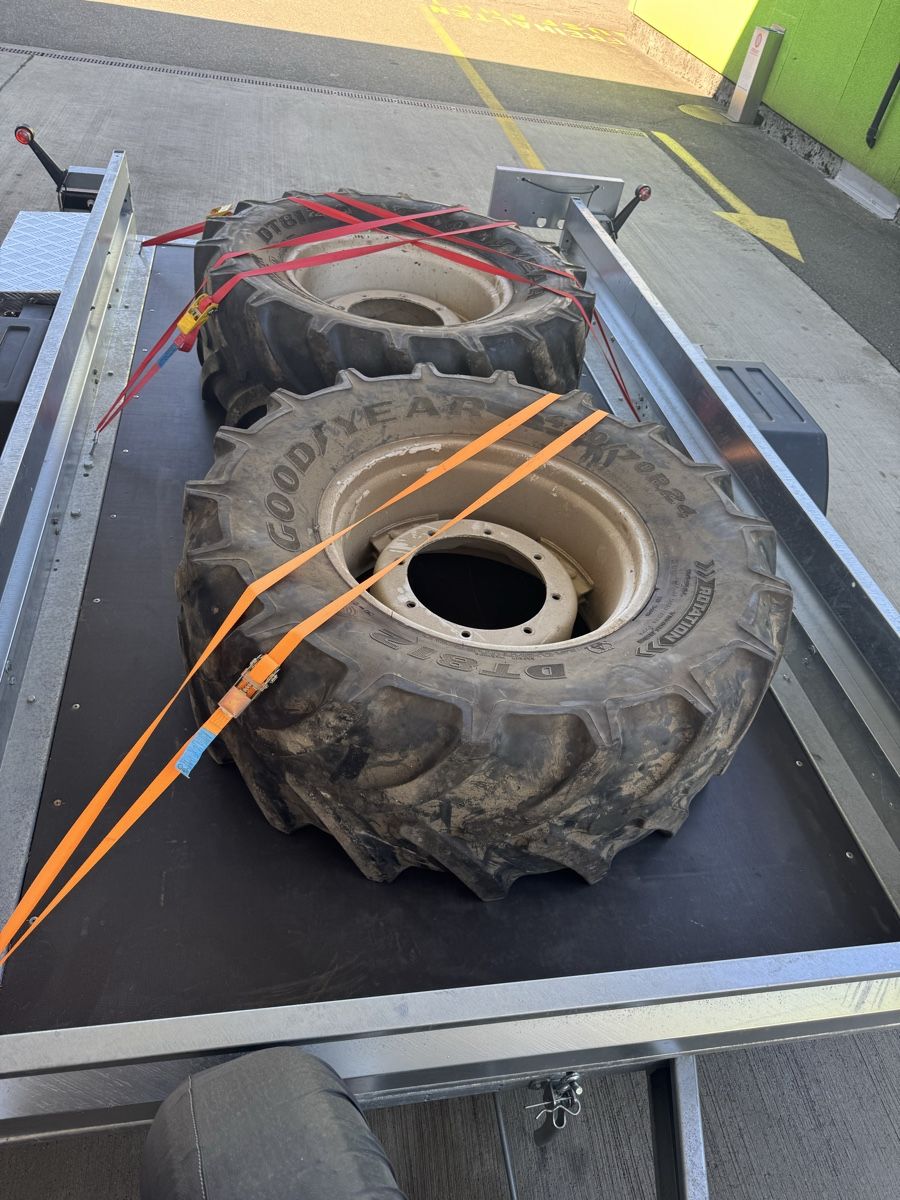 Pneus & Kompletträder: Traktor Rad 420/70/24 – Gebraucht aus DIETIKON von rekovac