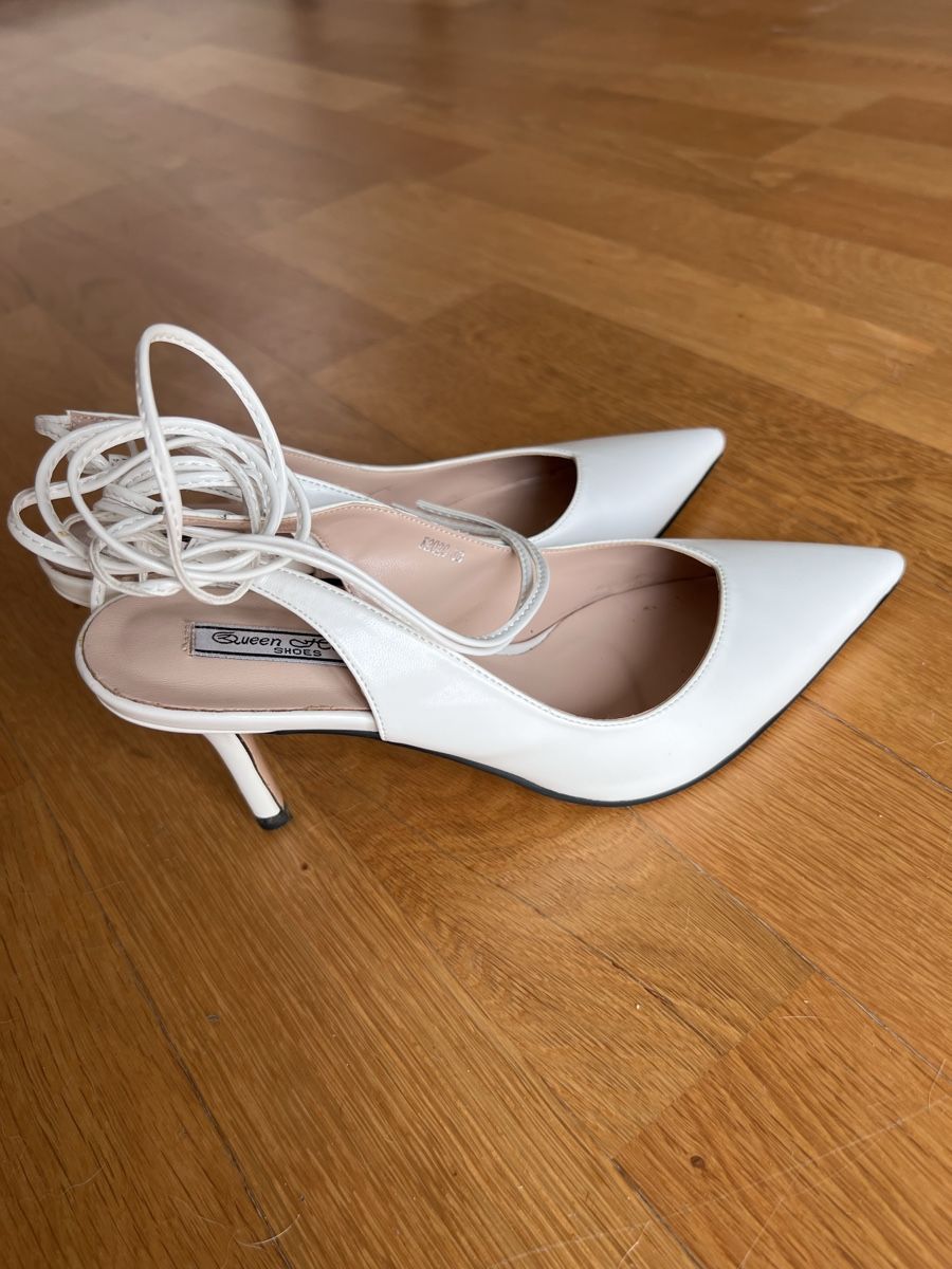 Scarpe da donna: White Leather Heels, Size 37, worn once – Usato da Goldau venduto da Kseniya123 1