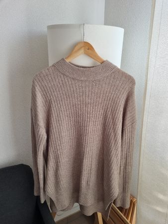 H&M Beige Turtleneck Pullover