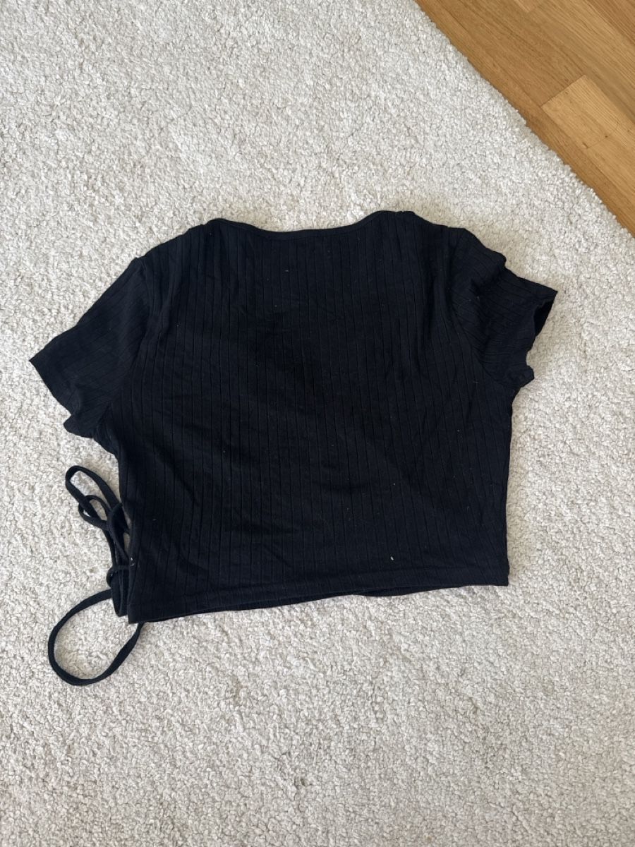 Tops: Wickeltop schwarz – D'occasion à St. Niklausen LU par car_2562 1