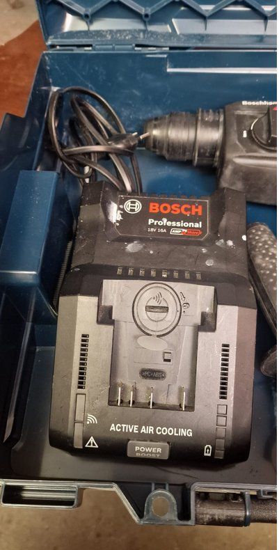 Bosch Trapani: Bohrhammer Bosch GBH 18V-20 Professional – Usato da Neuhausen am Rheinfall venduto da AllesfurMontage 2