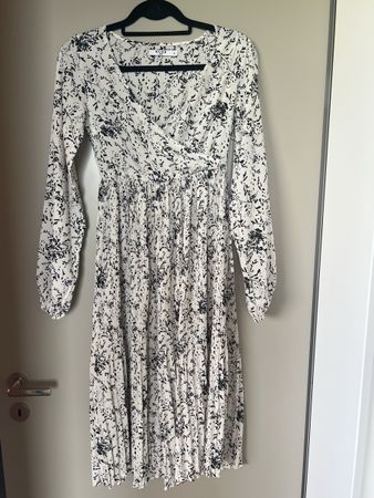 NA-KD Sommerkleid