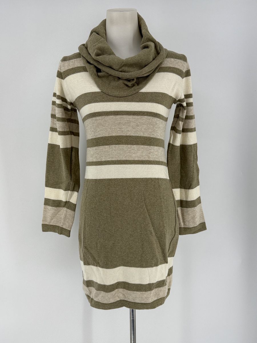 Vestiti: Strickkleid mit Rollkragen Gr. M – Usato da Auenstein venduto da moin.
