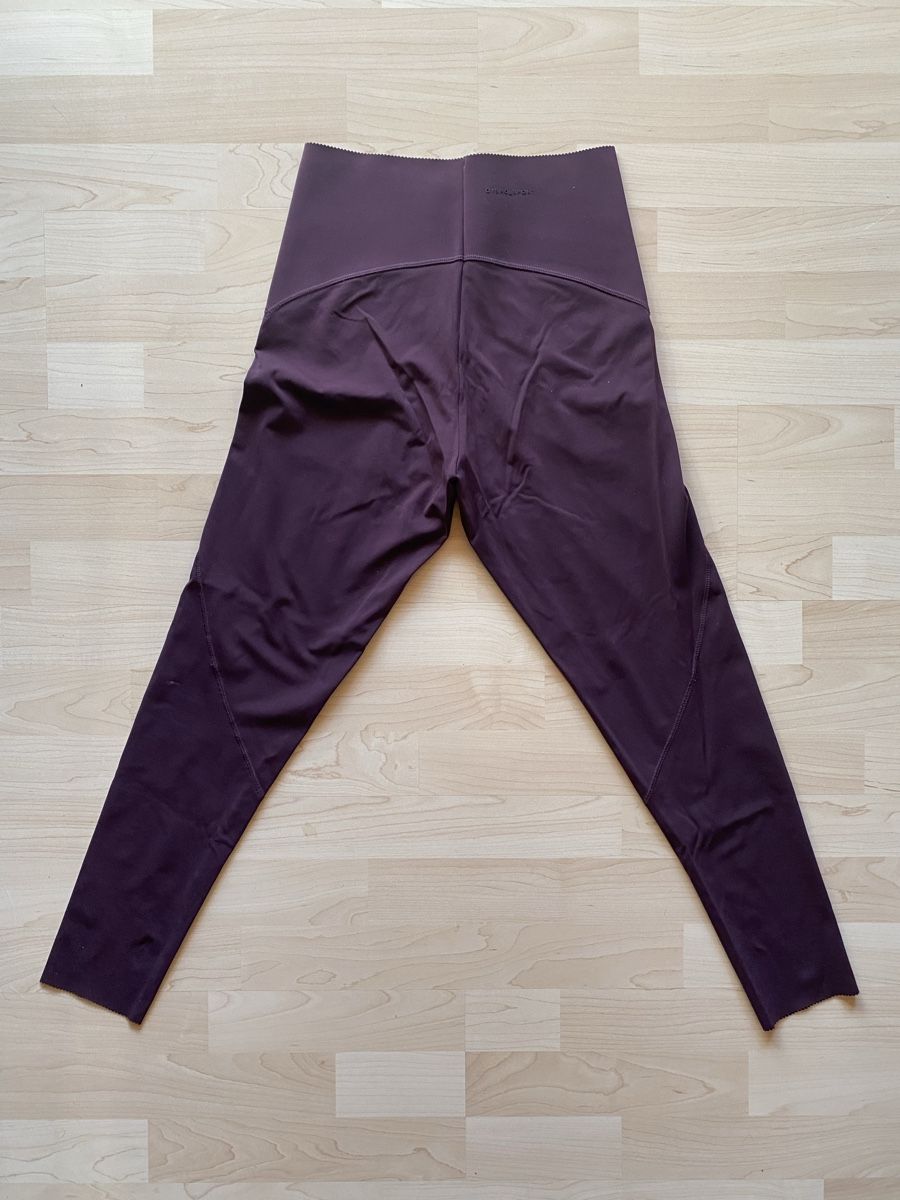 Oysho Leggings: Leggins Oysho bordeaux taille M comme neuf – Nuovo (secondo la descrizione) da Rubigen venduto da cam_drb7 4