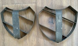 2 x antike Ausstechform Ausstecher Wappen Backform Metall