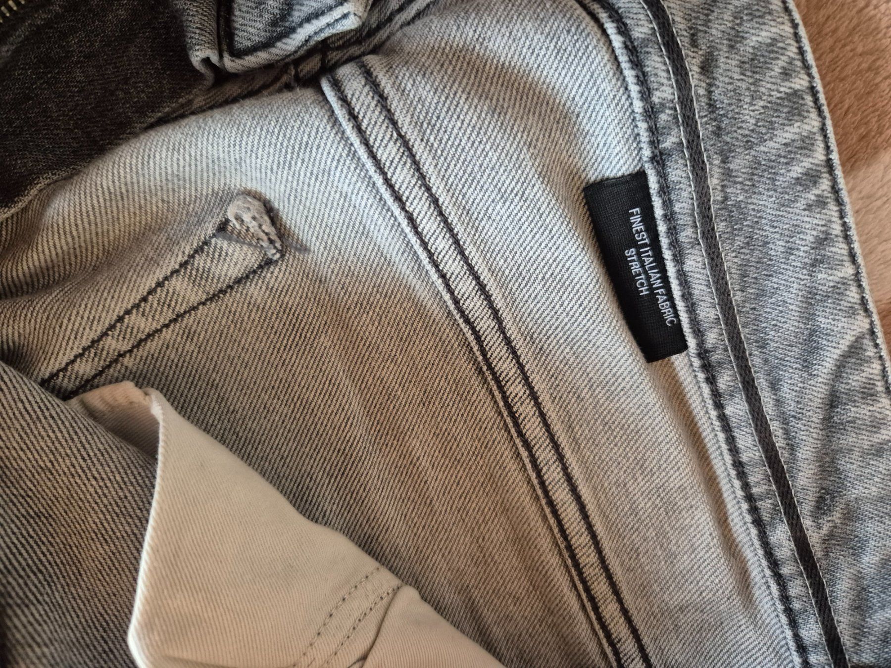 Jeans: Hugo Boss Hose hell grau grösse 36/34 – Usato da Wolhusen venduto da ste_b79v 3