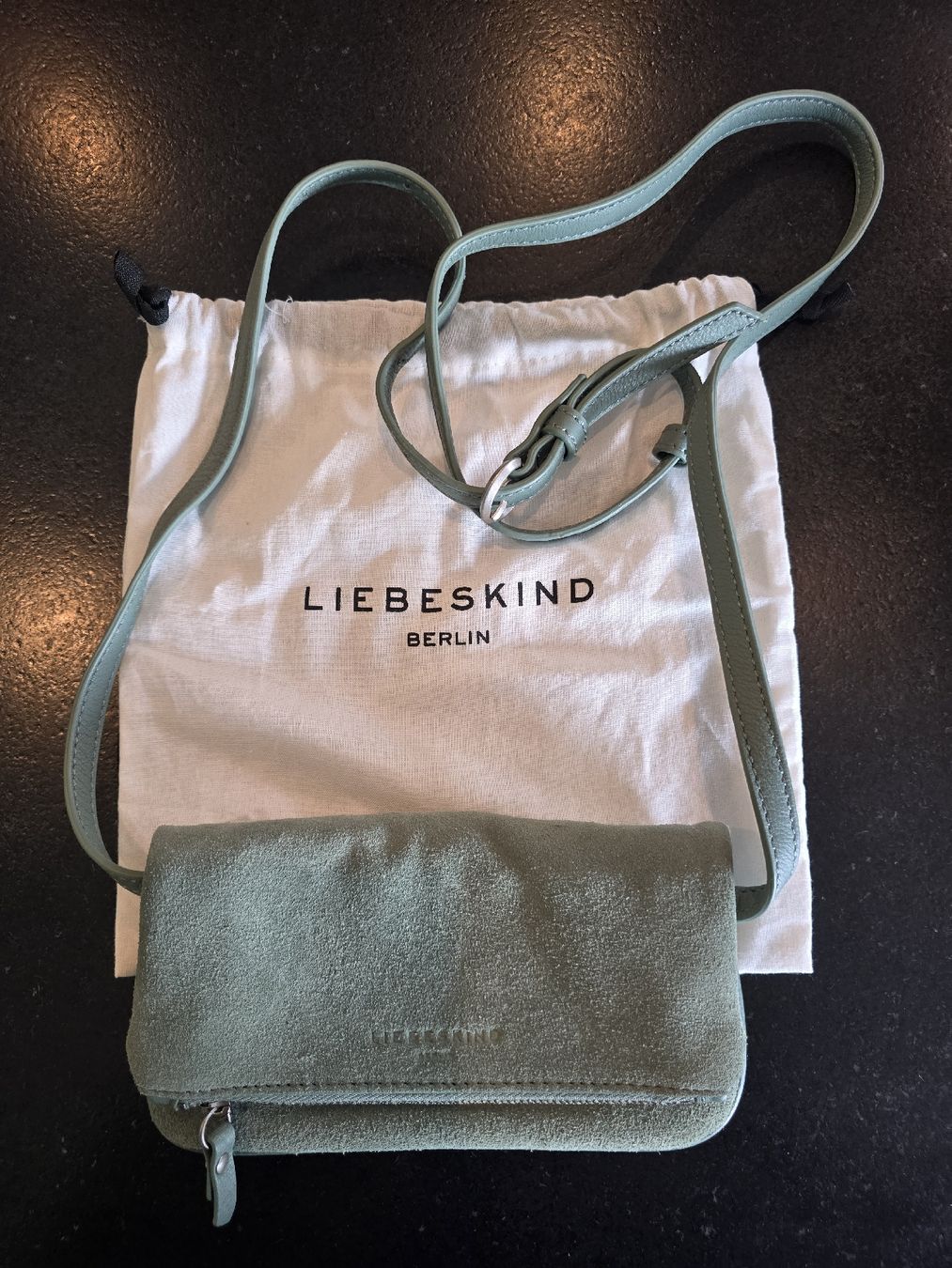 Liebeskind Borse da donna: LIEBESKIND BERLIN Tasche, Farbe: hell-mint, Wildleder! – Nuovo (secondo la descrizione) da St. Gallen venduto da charly92