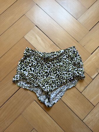 Leo Shorts weiss-schwarz-gelb 36