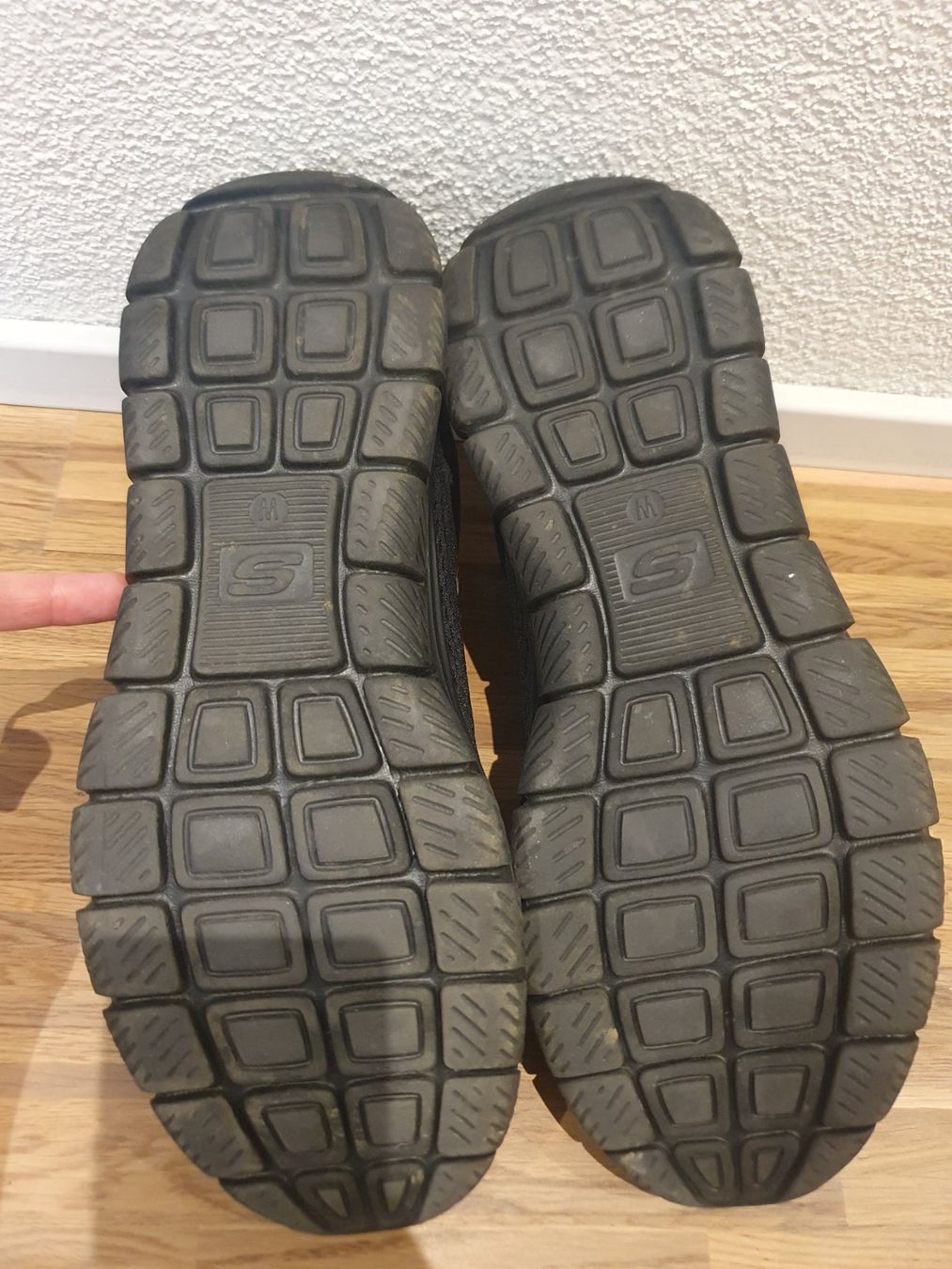 Skechers Scarpe da uomo: Schwarze Skechers Turnschuhe Gr. 46 – Nuovo (secondo la descrizione) da Arth venduto da frey1993 1