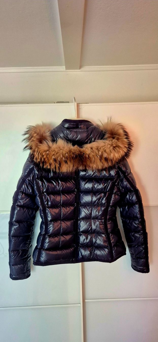 Moncler Jacken: MONCLER Daunenjacke – Gebraucht aus Worb von Satchmo04 1