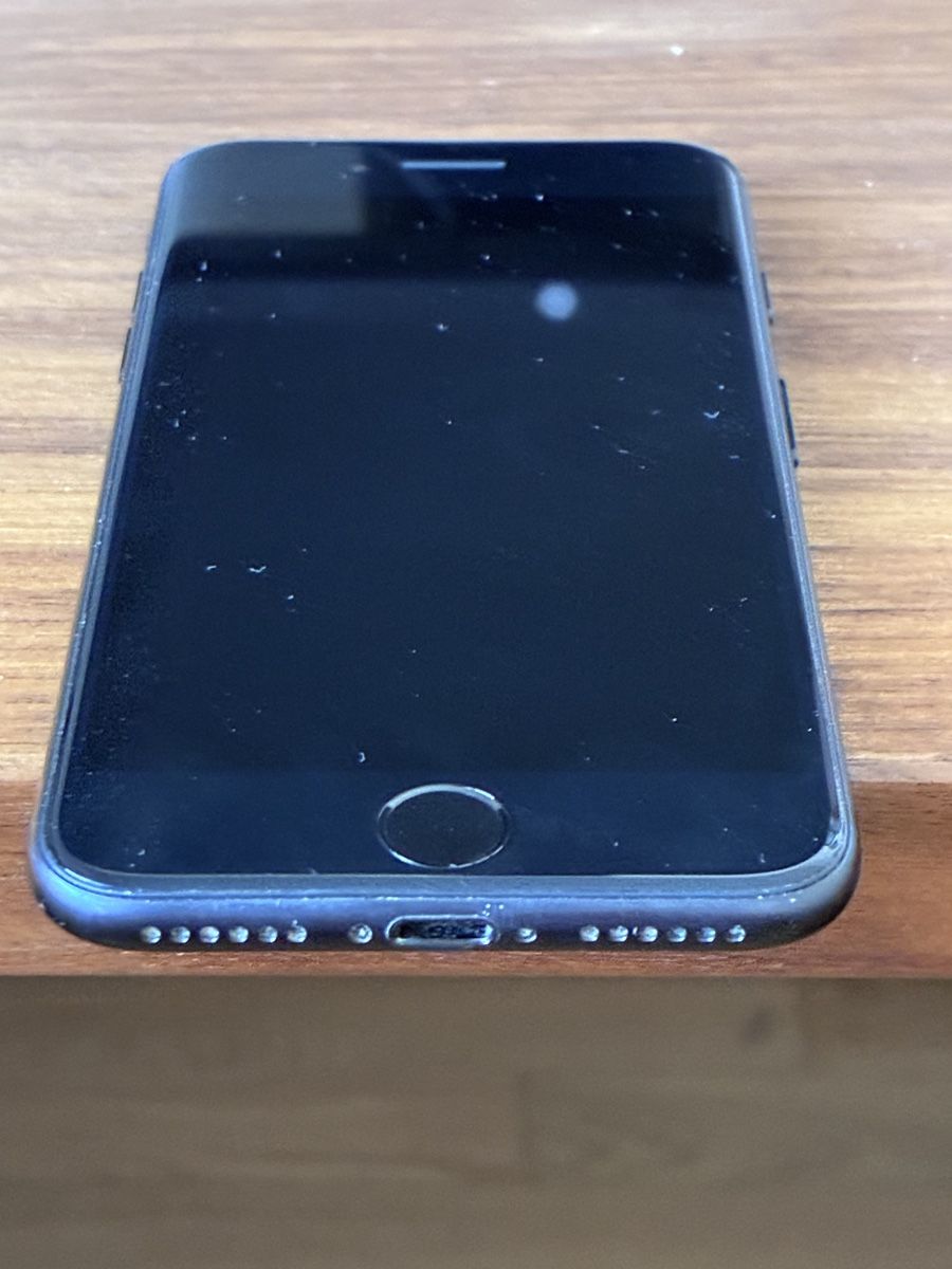 Apple Telefoni cellulari / Smartphones: iPhone 7 mit Schutzhülle und Ladekabel – Usato da Faellanden venduto da Graubal 4