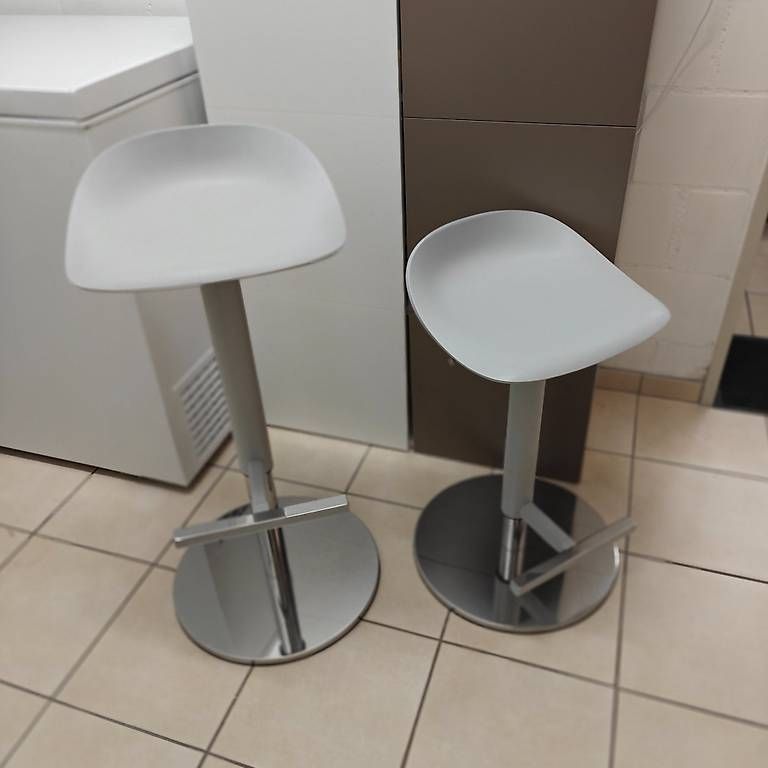 Ikea Seggioloni: JANINGE Barhocker, gris, 76 cm - Grey Barstools 2x – Usato da Birmenstorf AG venduto da mkunac 1