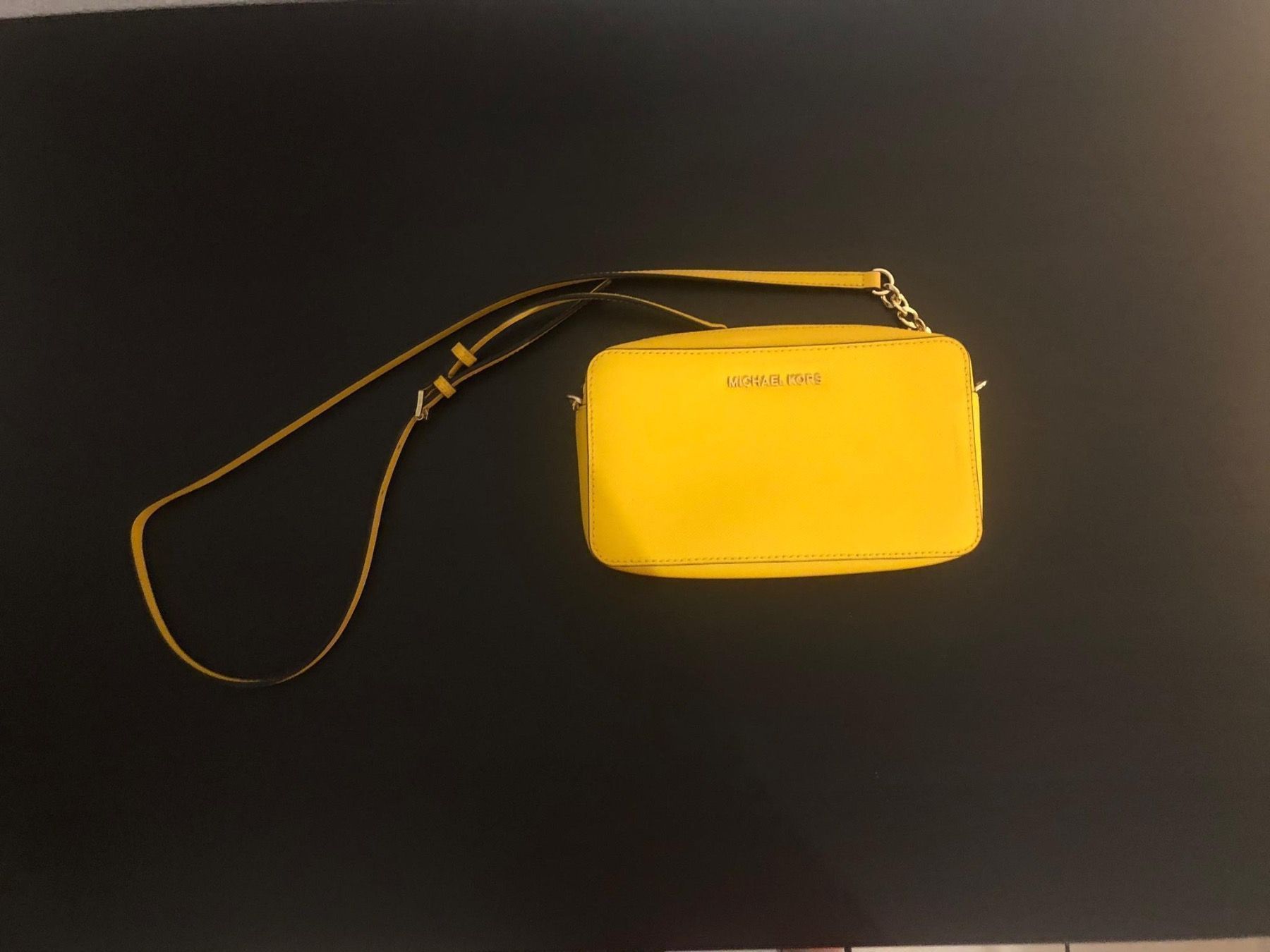 Sacs femmes: Michael Kors Tasche – D'occasion à Biel/Bienne par Bolagol9