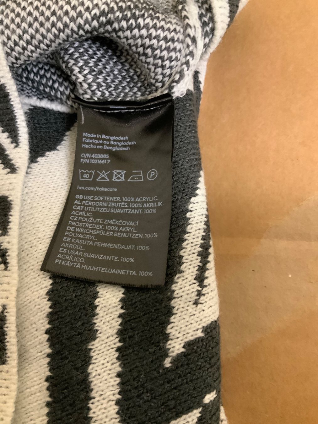 H&M Maglioni & Felpe: Pullover H&M schwarz weiss gemustert Grösse S/ M – Usato da Wallisellen venduto da AS.TZ. 3