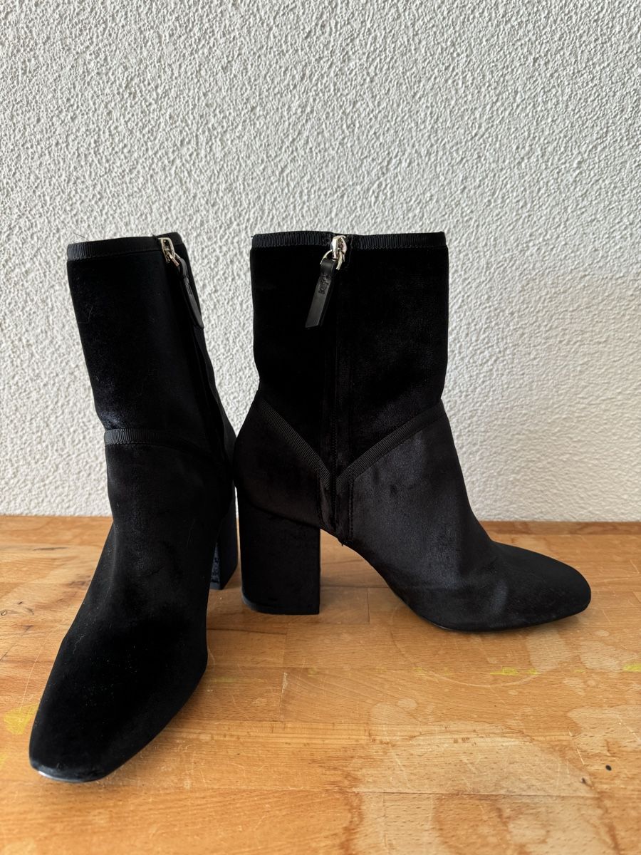 Massimo Dutti Scarpe da donna: Massimo Dutti Stiefel aus Samt Grösse 37 – Usato da Zollikon venduto da bailey_i 2