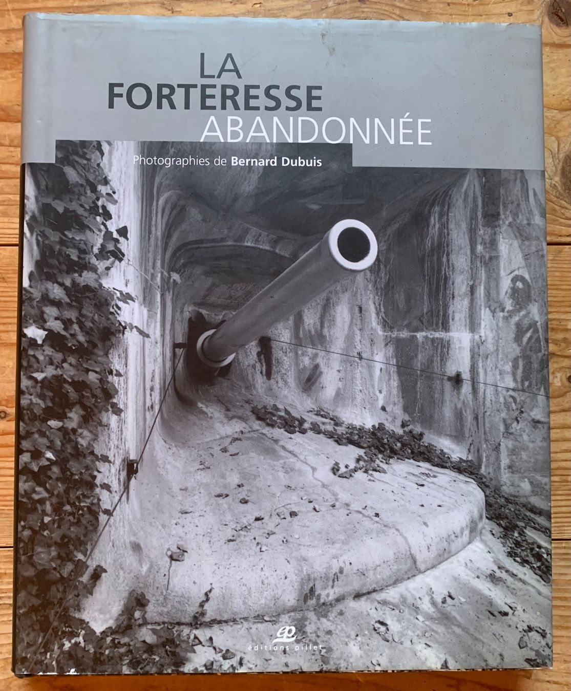 Bücher: Buch La forteresse abandonnée – Gebraucht aus Goldingen von Bergler012