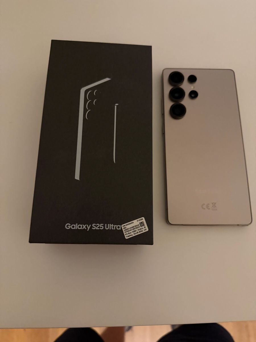 Samsung Telefoni cellulari / Smartphones: Samsung Galaxy S25 Ultra Titanium Grey – Usato da Greifensee venduto da qen_p9zj