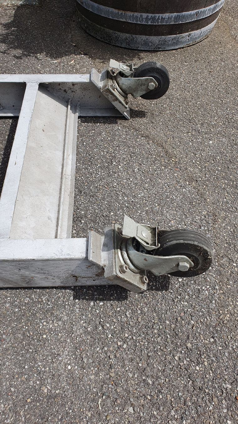 Echafaudages: Aluminium-Gerüsttreppe – D'occasion à Wegenstetten par ewerest 2