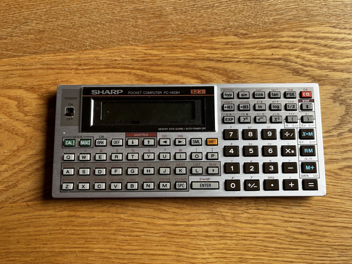 Sharp Calcolatrici tascabili: Sharp PC-1403H Pocket Computer / Taschenrechner – Usato da Zürich venduto da Eagleeye