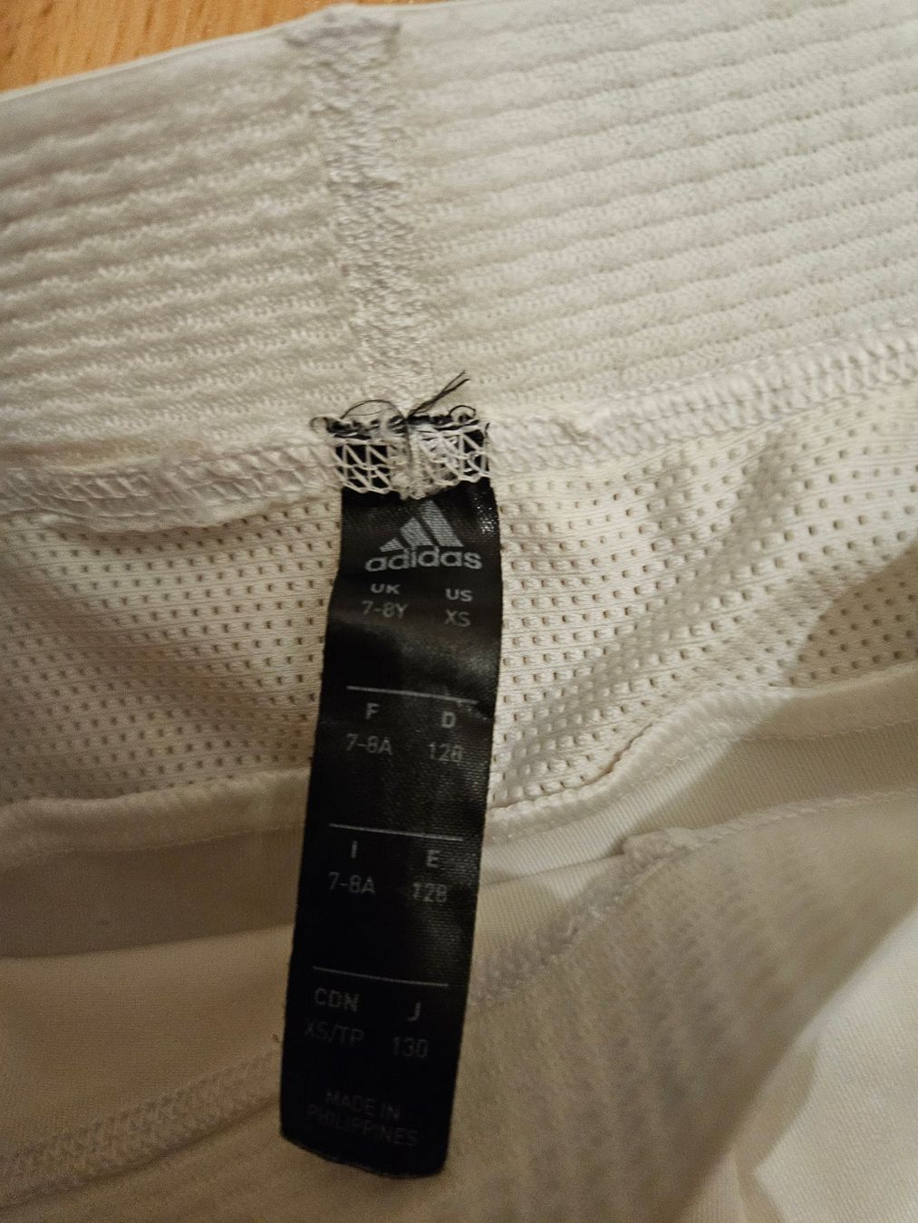 Adidas Pantaloni: Adidas Sporthose 128 – Usato da Hünenberg venduto da lexli06 2