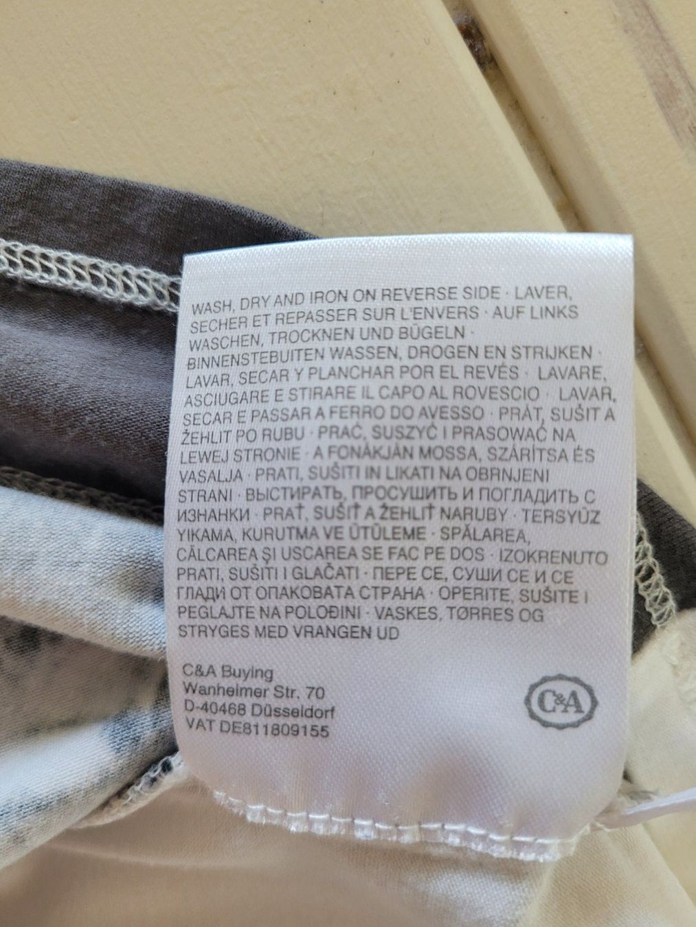 C&A T-shirt: Shirt mit Tiger-Print, Grösse L – Usato da Sachseln venduto da Randow 4