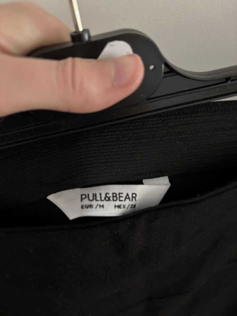 Gonne: Pull&Bear Schwarzer Minirock / Stretchrock S (M) – Usato da Luzern venduto da aloevira 2