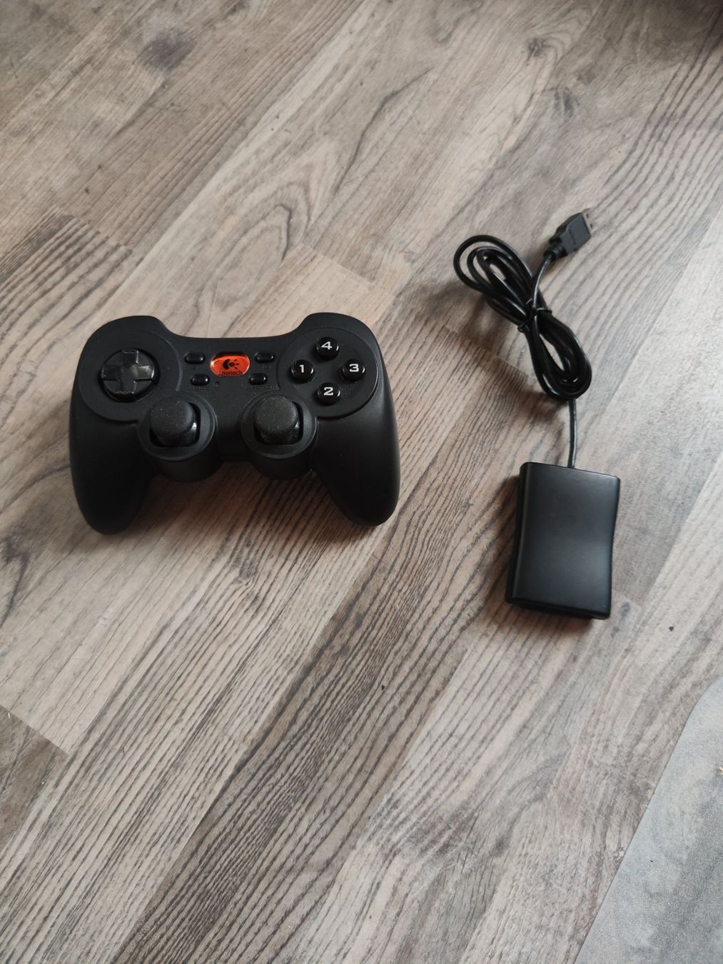 Logitech Controller: Logitech Cordless Rumblebad 2 für PC – Usato da Kirchberg SG venduto da uoooz