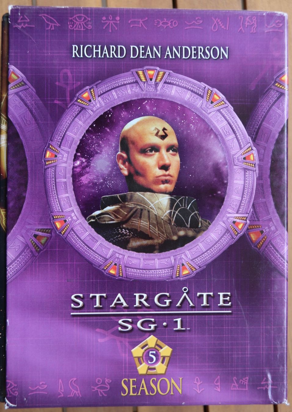 Tutti i DVDs: Stargate Season 5 – Usato da Glattfelden venduto da Sirax 1