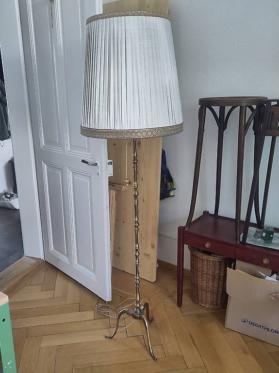 Lampade: Vintage Ständerlampe – Usato da Bern venduto da Lyner