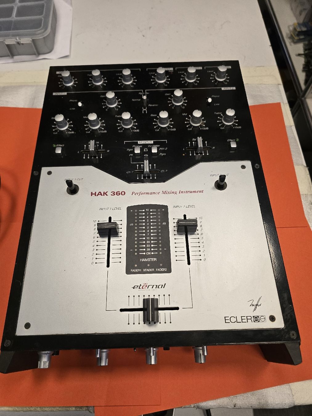 Console di mixaggio: DJ Mixer Ecler HAK 360 High-end Battle DJ Mit Flightcase – Usato da Zürich venduto da Roy-Events-Zurich