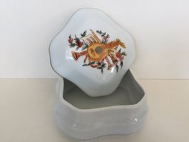REUGE MUSIC Bonbonnière en porcelaine / Deckeldose