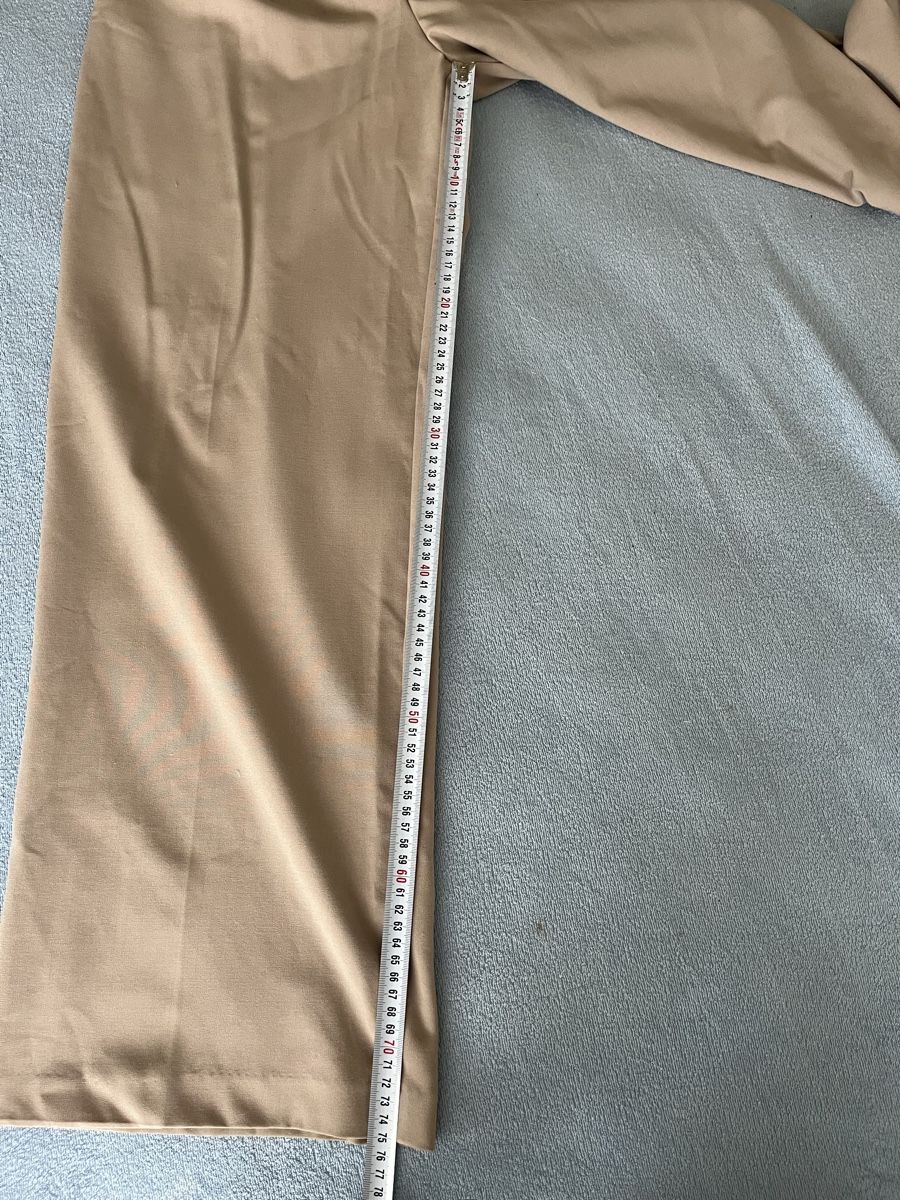 Lotti di vestiti: H&M Stoffhose Beige,mit passenden Oberteil – Nuovo (secondo la descrizione) da Olten venduto da sae_82z2 2