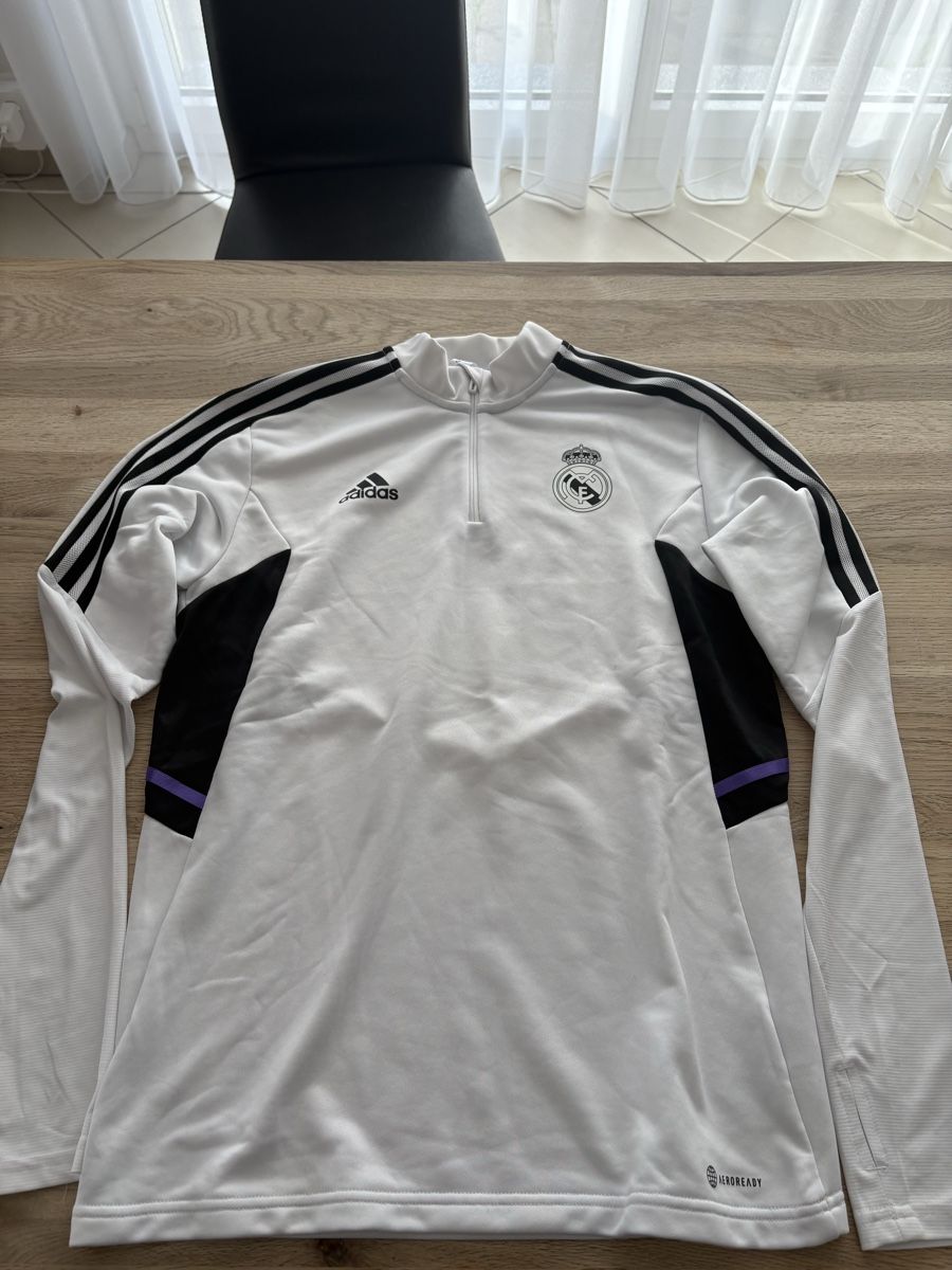 Real Madrid Canottiere & Pantaloni: Real Madrid Trainingsoberteil 22/23 – Usato da Domat/Ems venduto da tim_lq6b