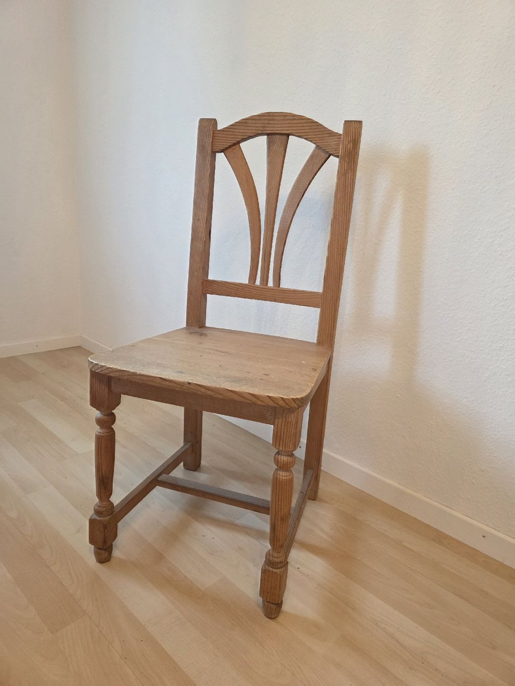Tische: Holztisch & Stuhl – Gebraucht aus Niederbuchsiten von B_Marchand 2