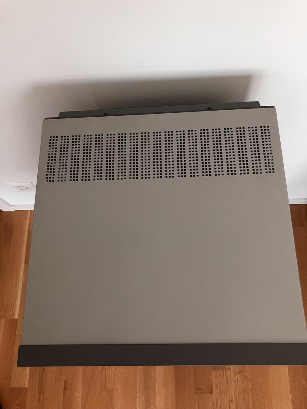 Sony Televisori: Sony Pvm 20L4 – Difettoso da Genève venduto da est_msm8 3