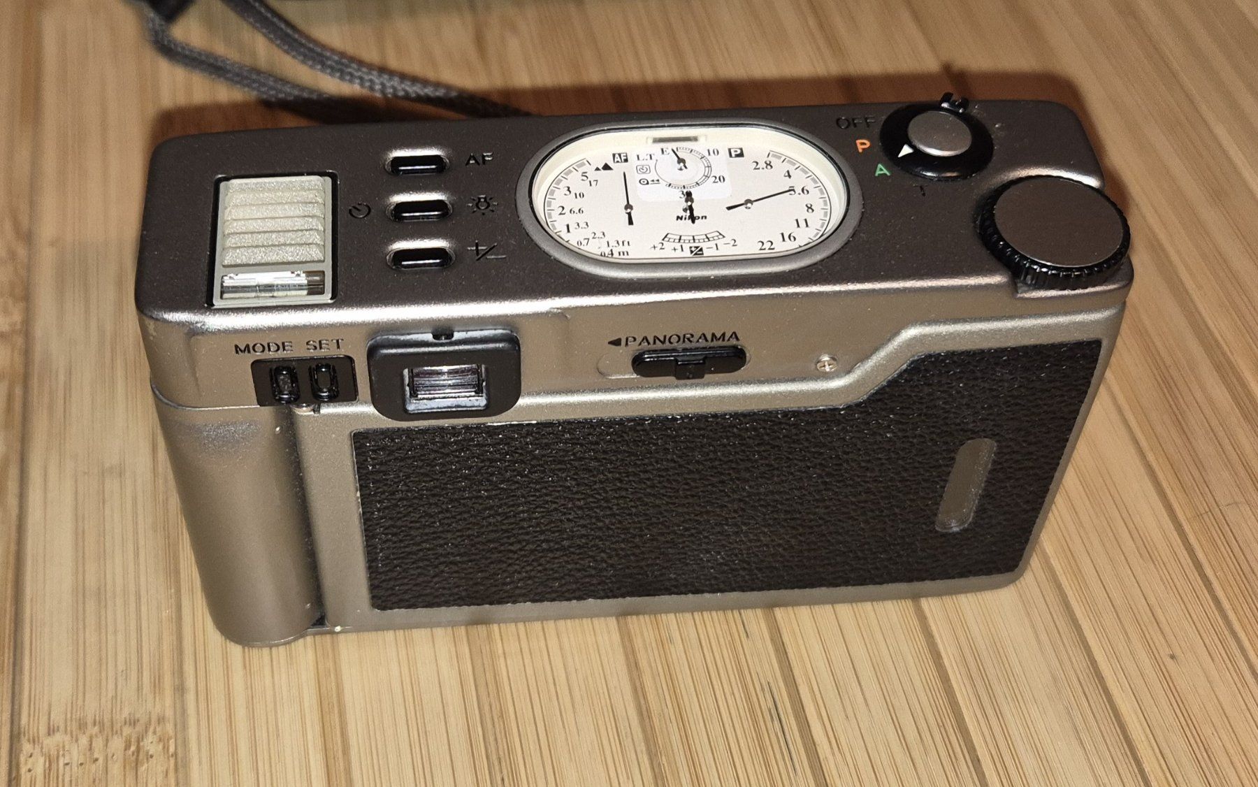 Nikon Fotocamera: Nikon 35 Ti – Usato da Basel venduto da Kurioses 2
