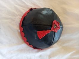 Chapeau traditionnel suisse en cuir, Berner Sennenmütze