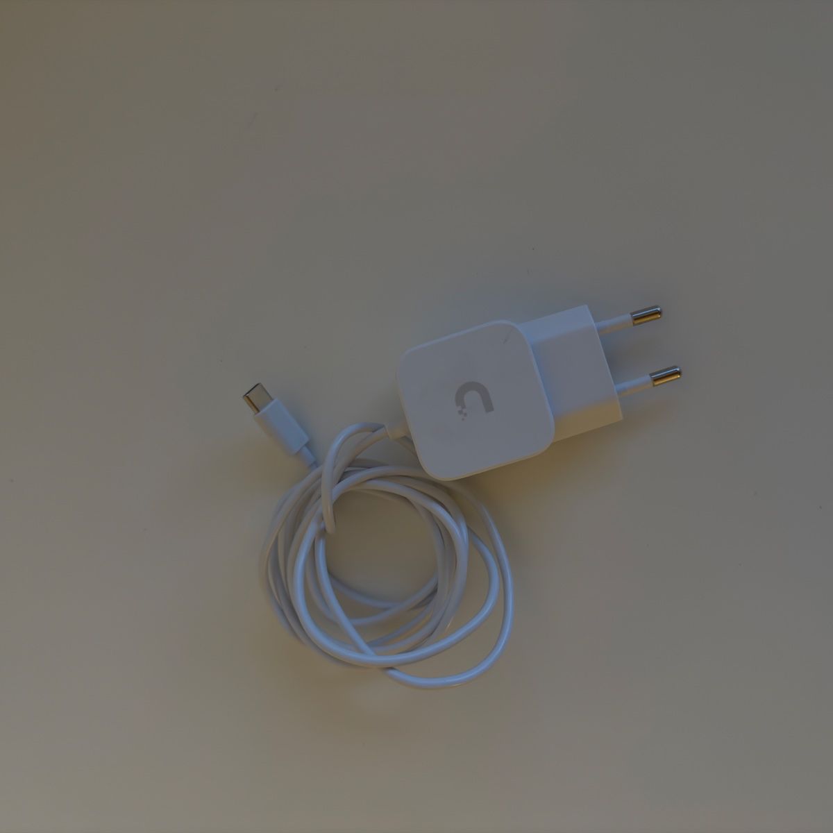 Caricabatterie: Unifi chargeur USB C 5W – Nuovo (secondo la descrizione) da Vevey venduto da diogodasilva_